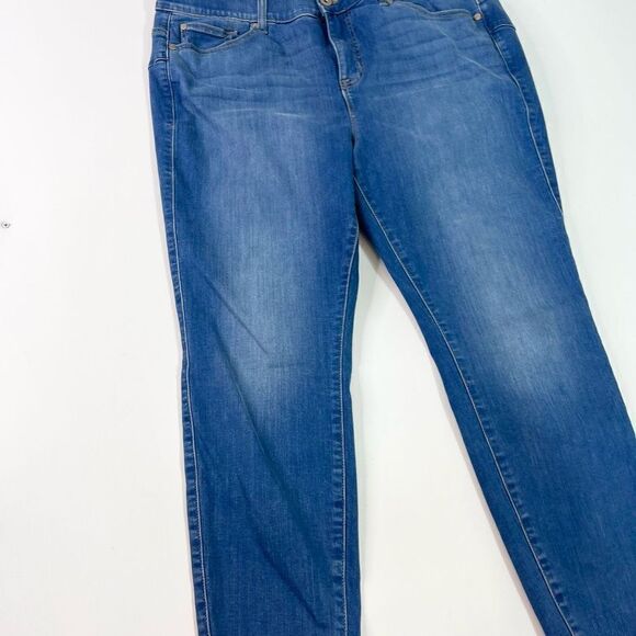 Torrid Bombshell Skinny Jeans Women's 20S Dark Blue Wash Super Soft Denim - Picture 2 of 11